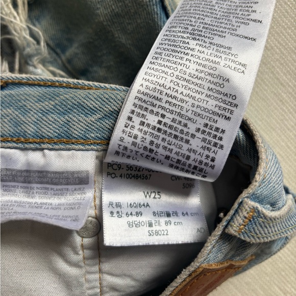 Levi’s 501 Jean Shorts - Picture 3 of 3